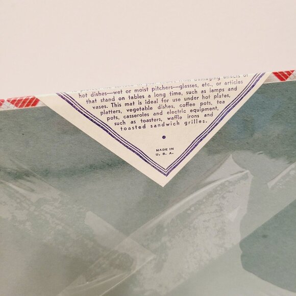 Vtg NOS Mix Sizes Insulated Red White Checkered Table Mats Stovetop Countertop - Picture 4 of 5